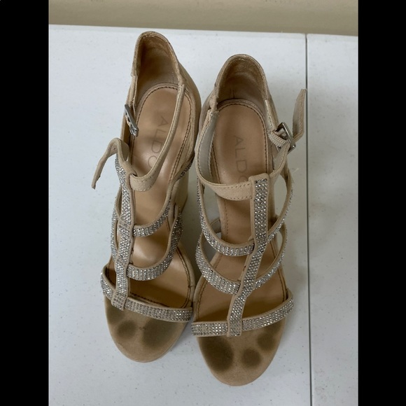 Aldo size 7 nude wedges. Only worn once to a prom! - Picture 2 of 4